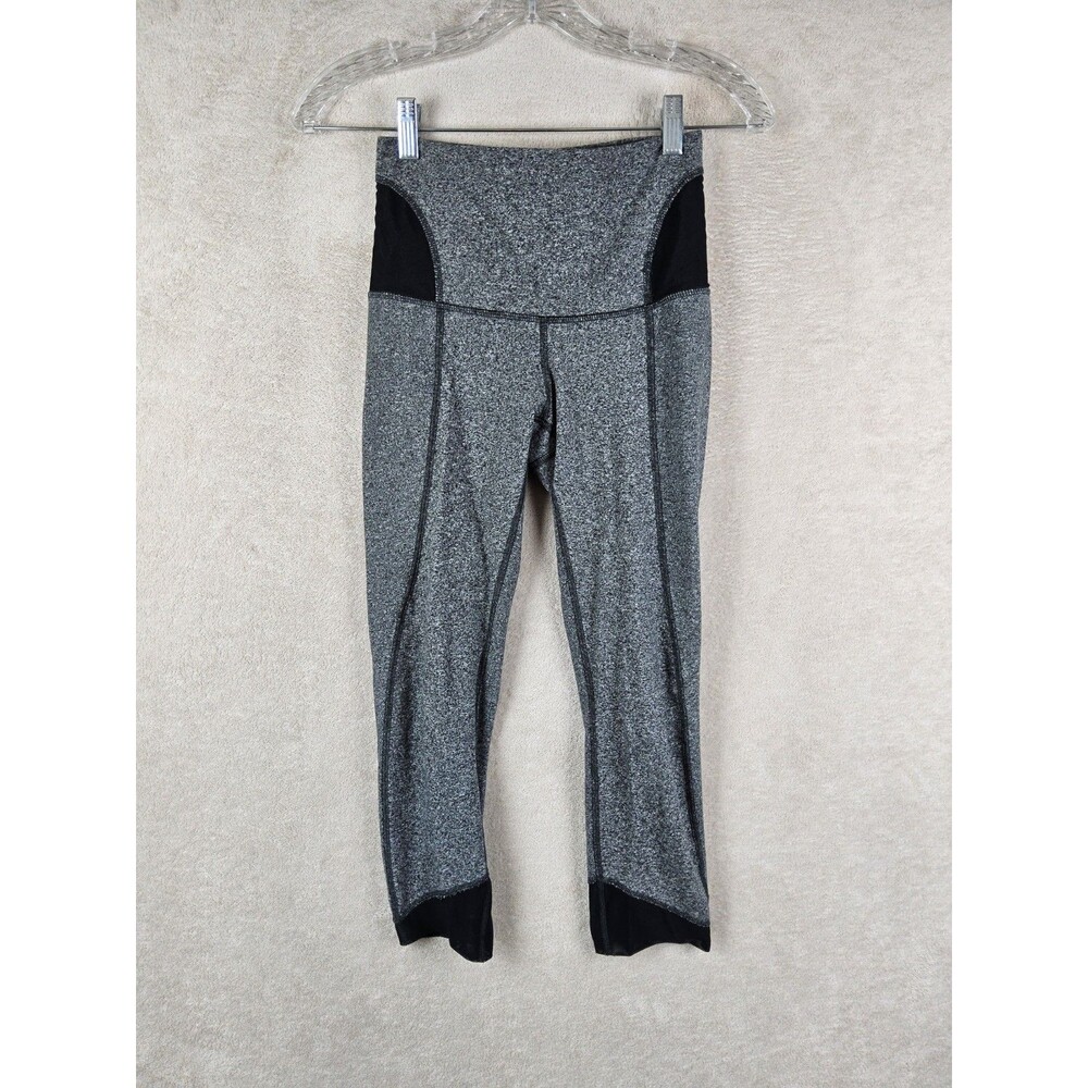 Lululemon Women’s Cropped Athletic Leggings Size 4